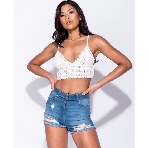 Cassie Crochet Plunge Crop top - Picture 2 of 5